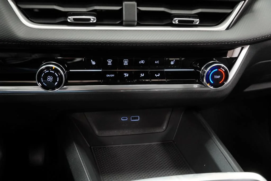 2027 Chevrolet Equinox LT - Photo 18