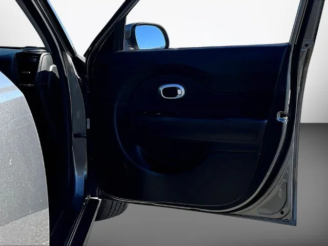 Used 2019 Gray Kia Base image 33