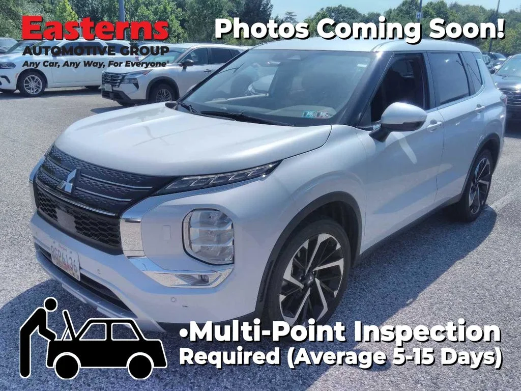 Used 2024 White Mitsubishi SE image 1