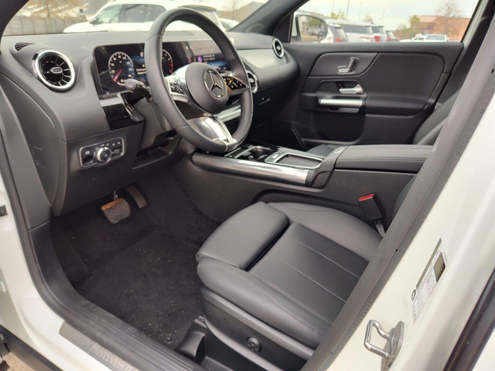 Used 2026 WHITE Mercedes-Benz GLA 250 image 2