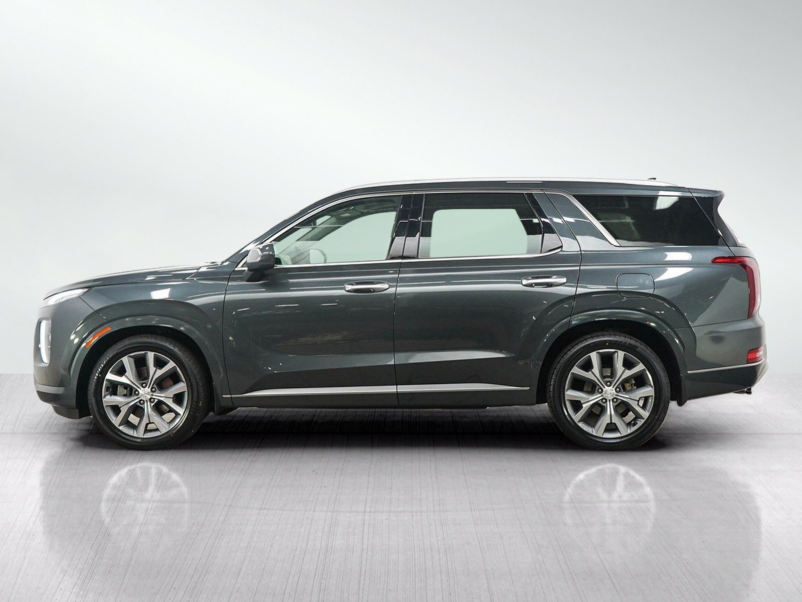 Used 2021 Hyundai Palisade Limited with VIN KM8R5DHE7MU208368 for sale in Minneapolis, Minnesota