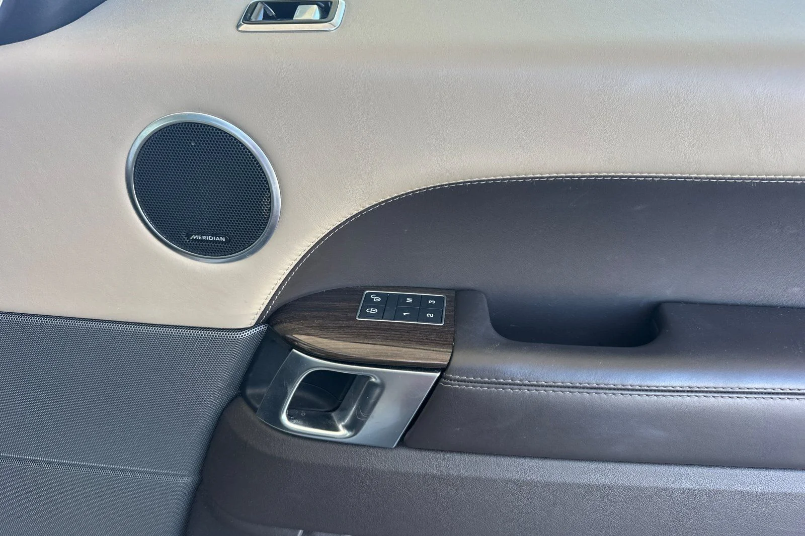 Used 2019  Land Rover Supercharged image 20