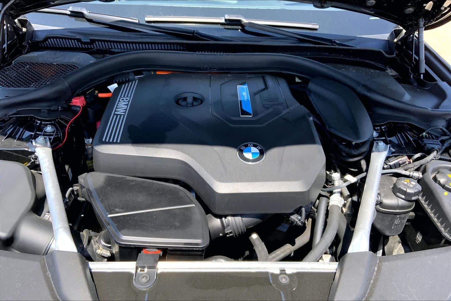 Used 2023 Black Sapphire Metallic BMW 530e xDrive image 32