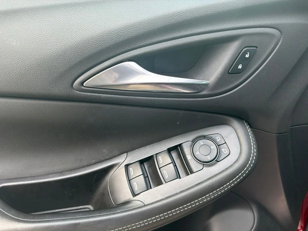 Used 2023 Red Buick Select image 18