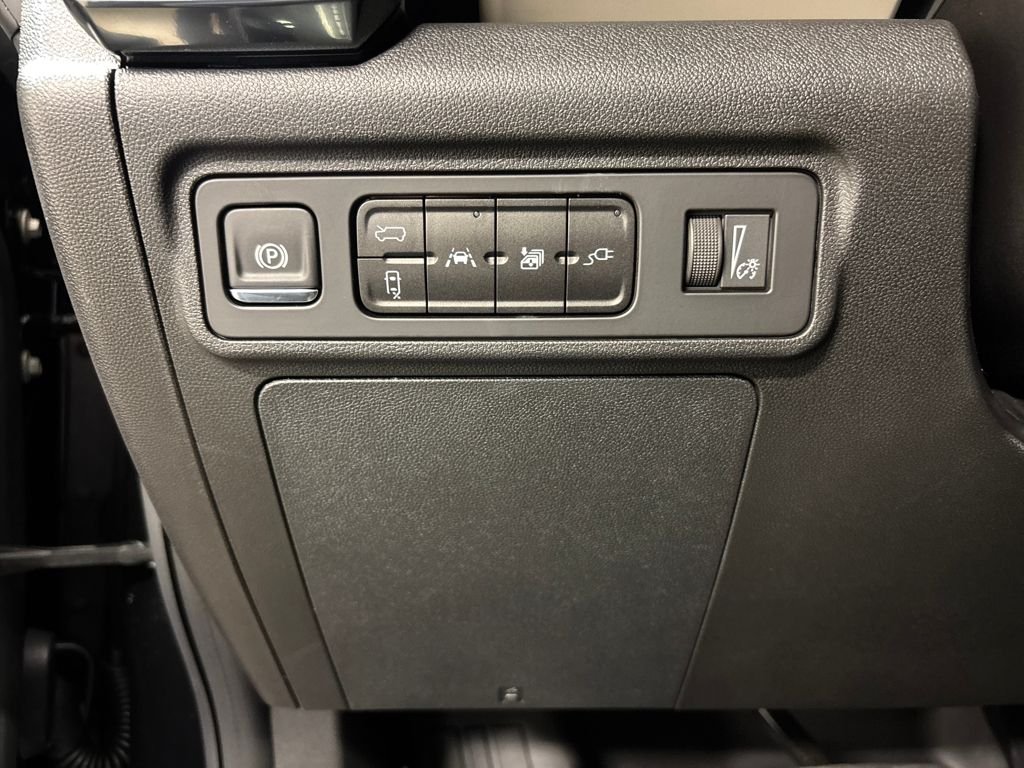 Used 2026 Black GMC 2X image 34