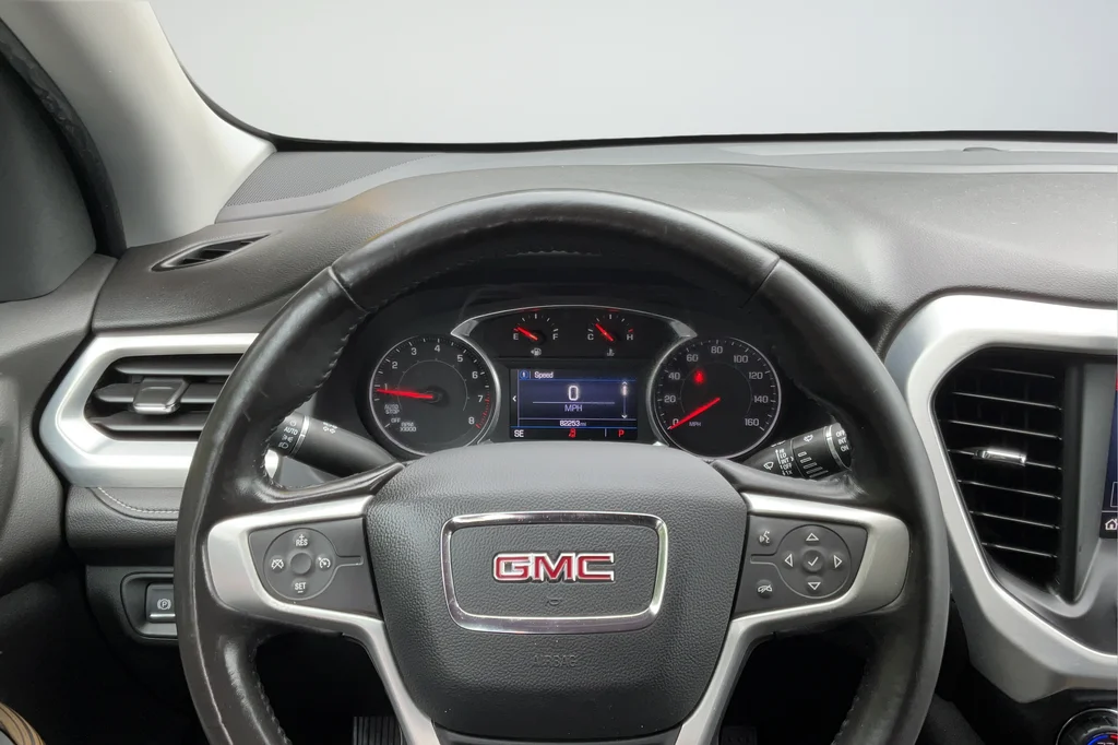 Used 2020 Black GMC SLE image 14