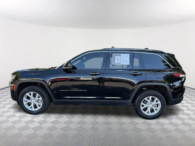 Used 2023 Black Jeep Limited 4x4 image 8