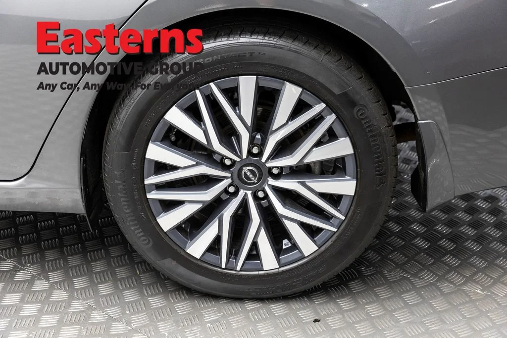 Used 2023 Gray Nissan 2.5 SV image 8