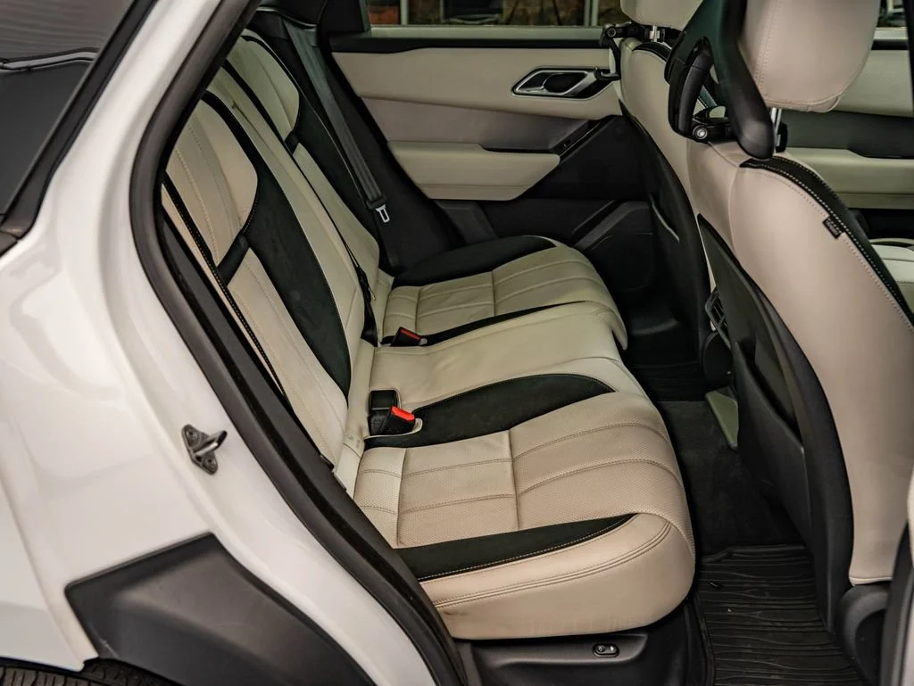 Used 2023 Fuji White Land Rover R-Dynamic S MHEV image 44