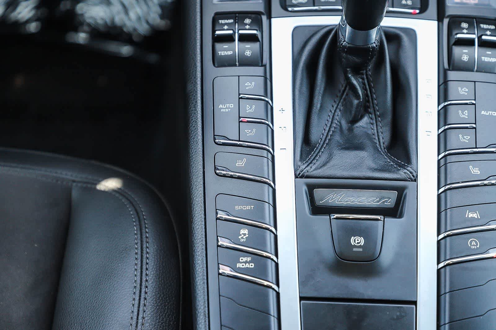 Used 2020 Silver Porsche  image 18