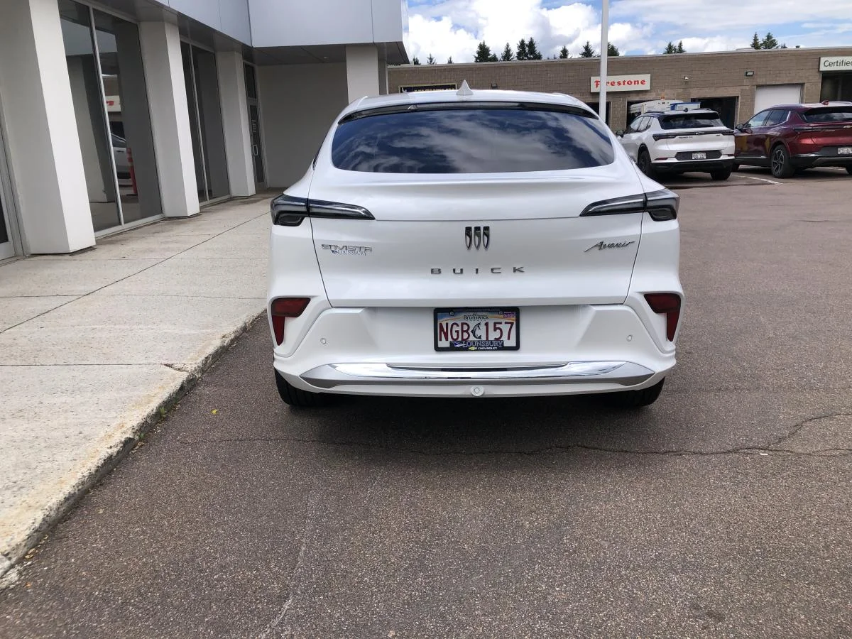 Used 2024 White Buick FWD 4dr Avenir image 6