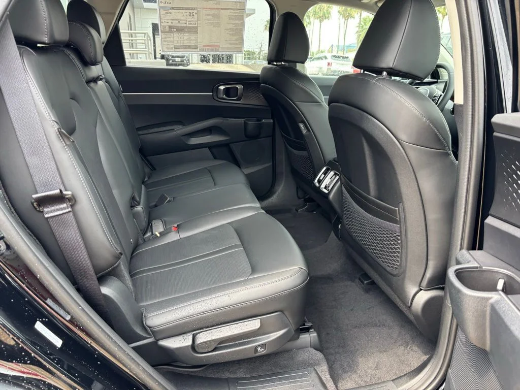 2025 Kia Sorento S - Photo 20