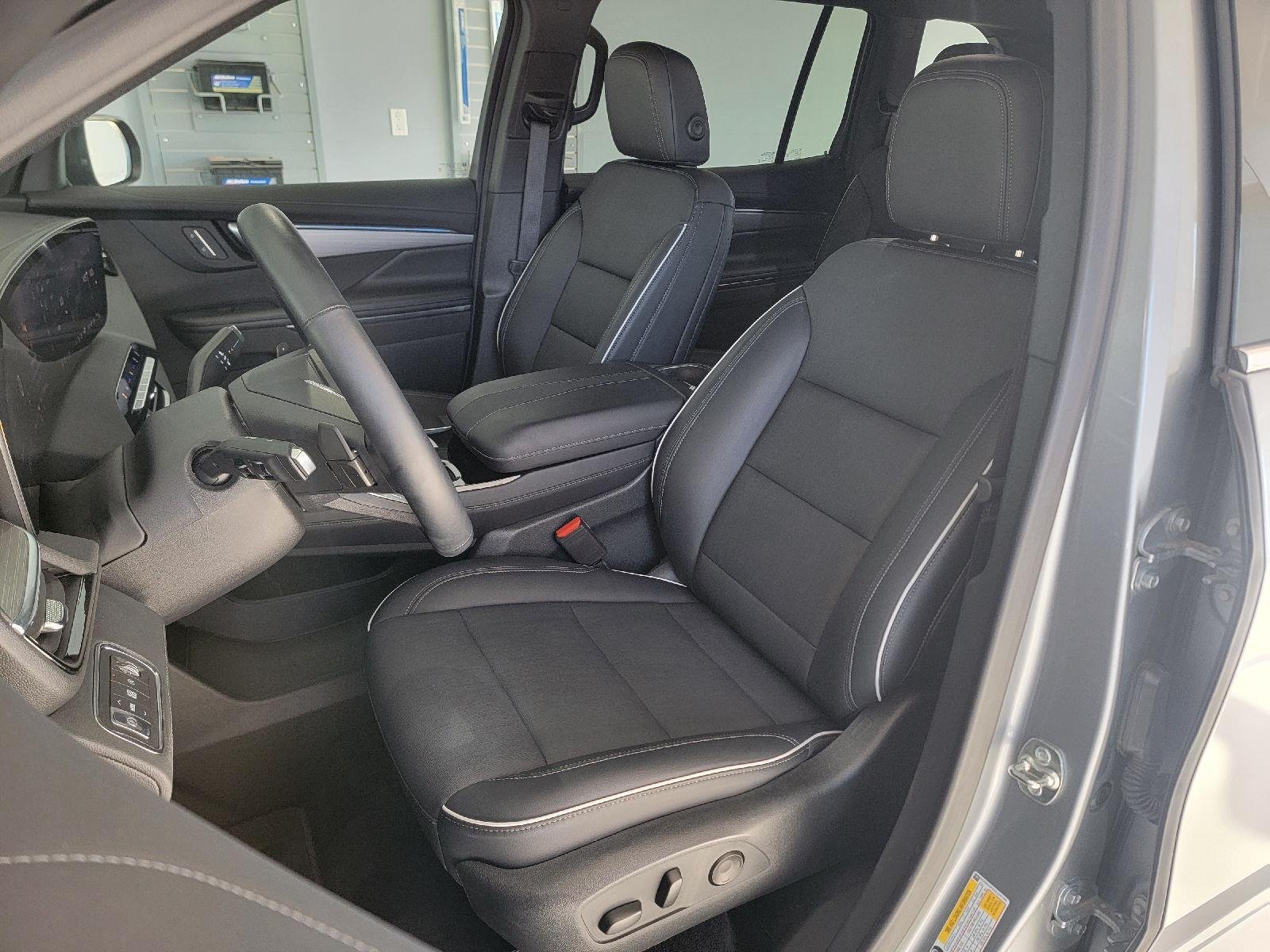 2025 Buick Enclave Preferred - Photo 10