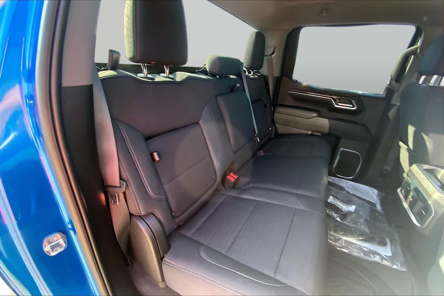 Used 2024 Dynamic Blue Metallic GMC Elevation image 18