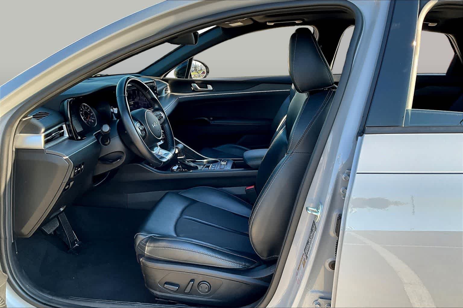 Used 2023 Wolf Gray Kia GT-Line image 9