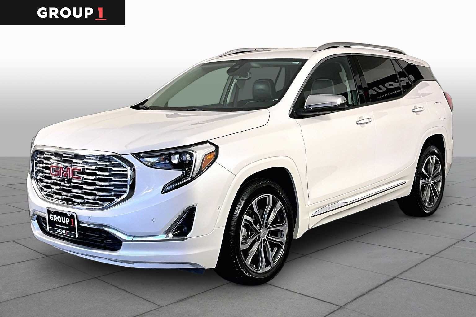 Used 2020 WHITE FROST TRICOAT GMC Denali image 1