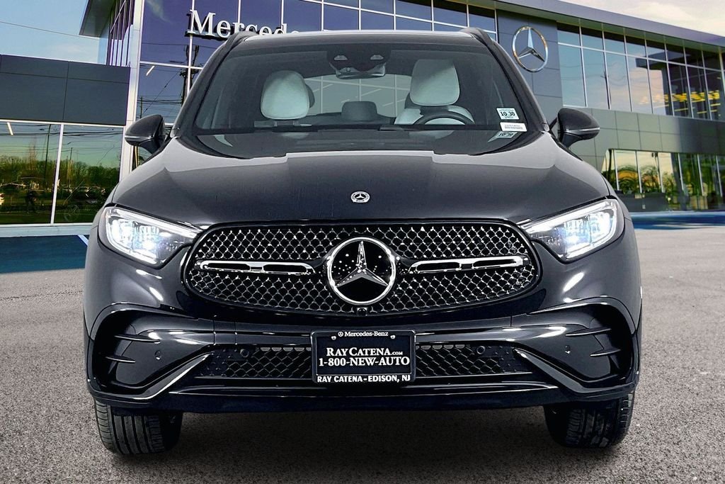 Used 2026 Black Mercedes-Benz GLC 300 image 3