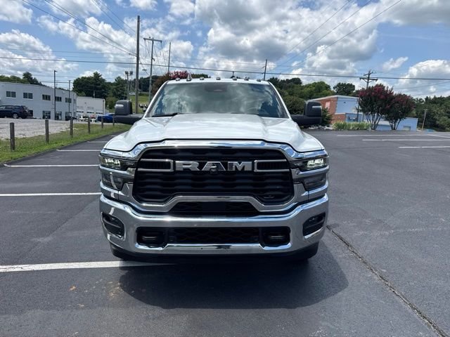 New 2026 Bright White Clear-Coat Exterior Paint RAM Tradesman image 2