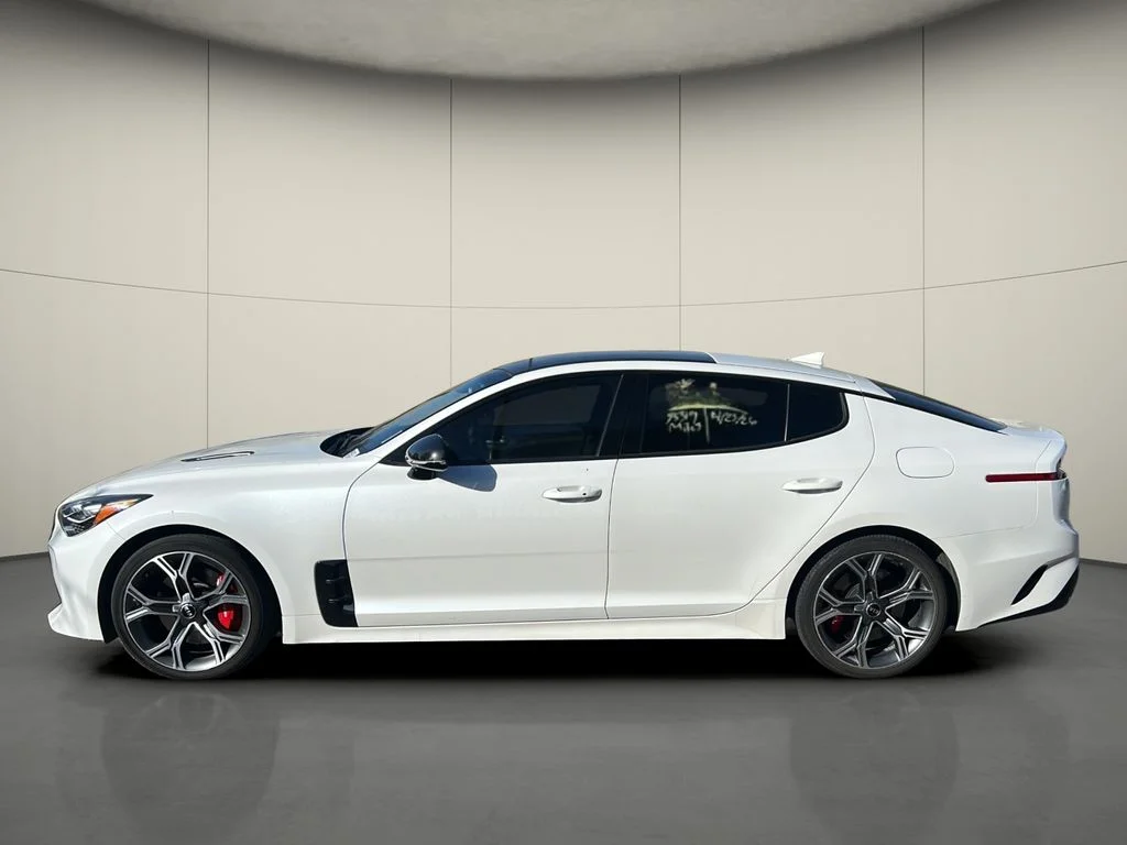 Used 2018 White Kia GT1 image 2