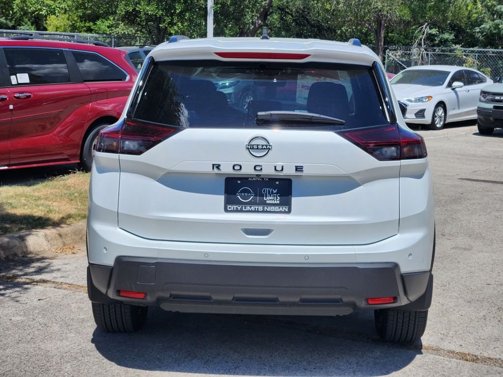 New 2026 Everest White Pearl TriCoat Nissan Dark Armor™ image 6