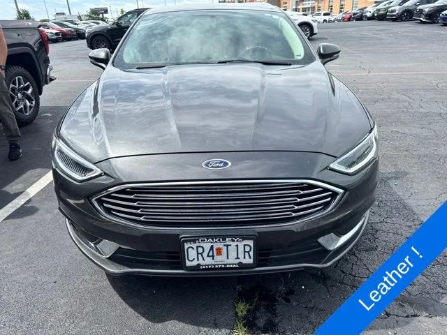 Used 2018 Magnetic Metallic Ford SE Luxury image 2