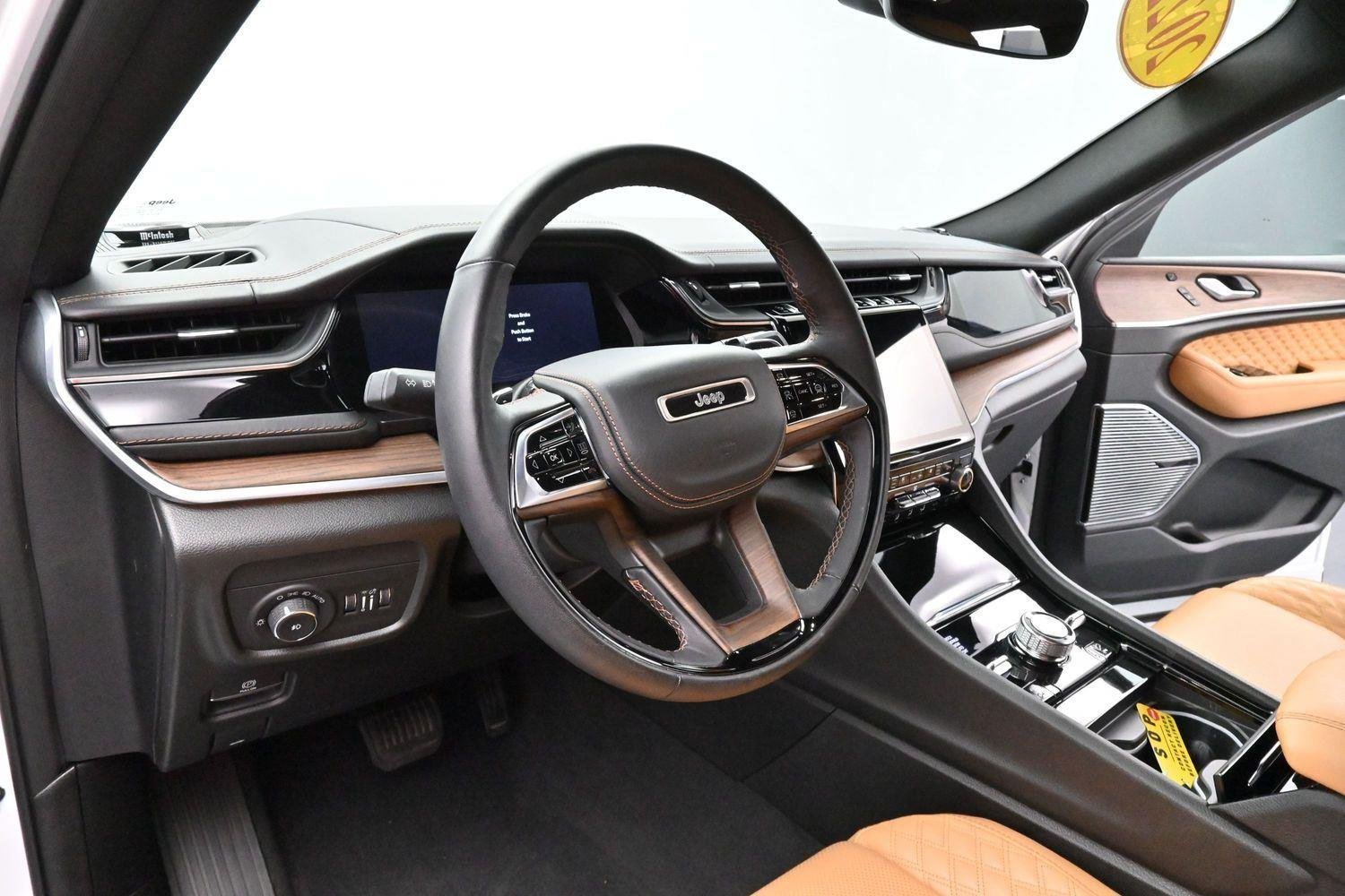 Used 2022 White Jeep Summit image 17