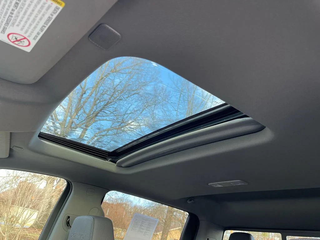 Used 2022 Summit White GMC Denali image 12