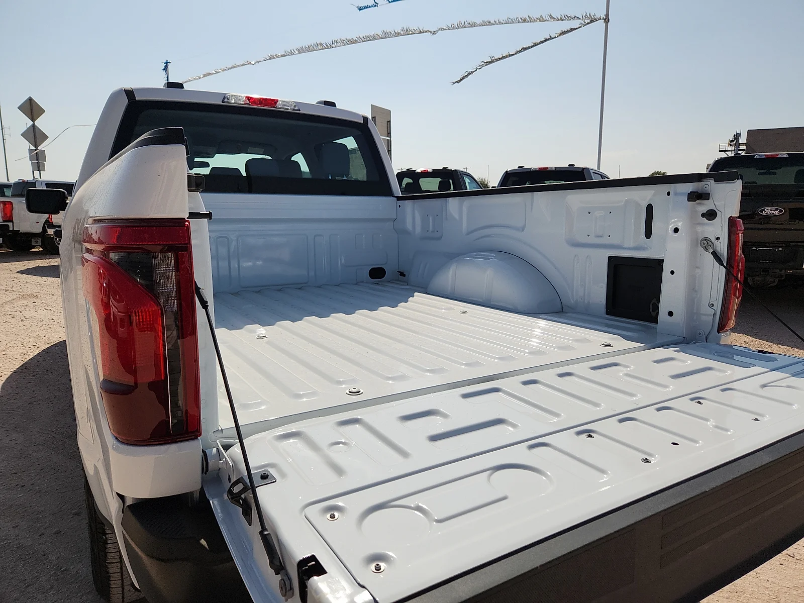 New 2026 Oxford White Ford XL image 12