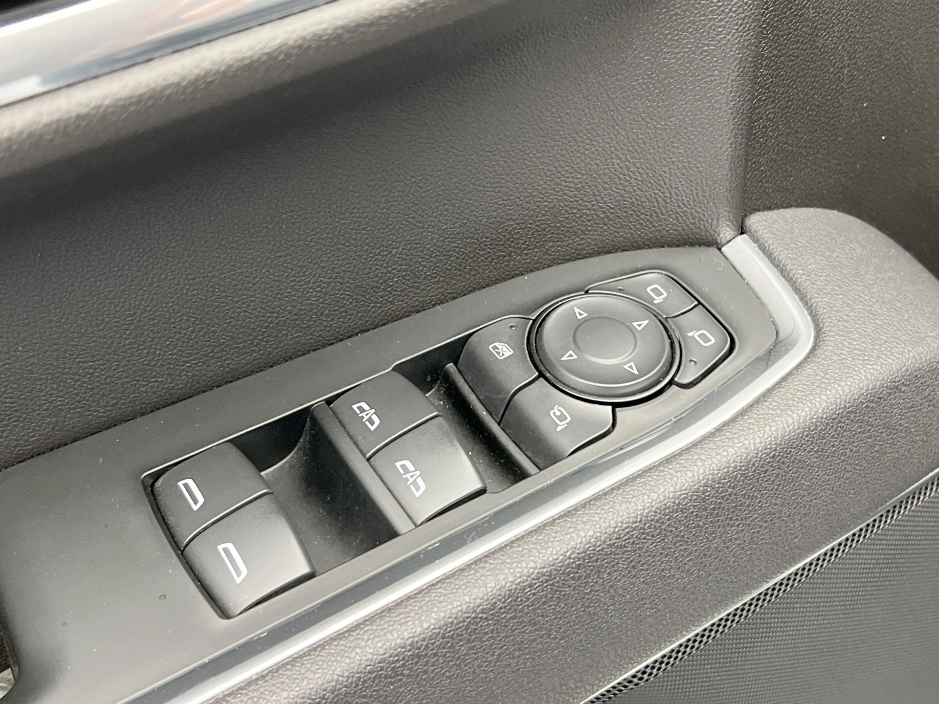 Certified Used 2025 White GMC SLT image 23
