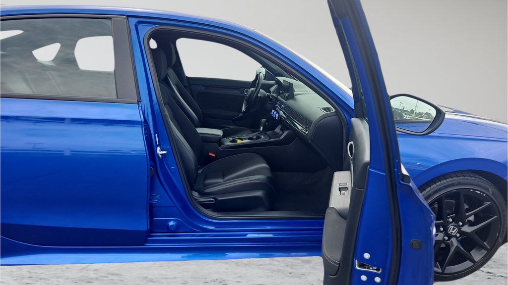Used 2024  Honda Sport image 17