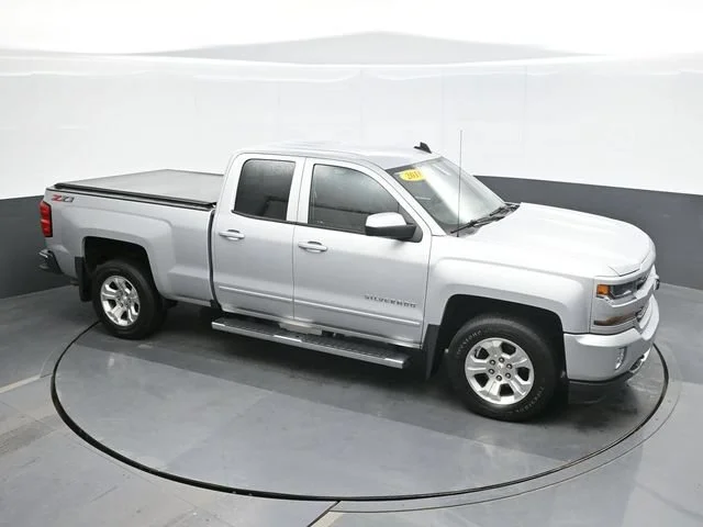 Used 2018 SILVER ICE METALLIC Chevrolet LT image 15