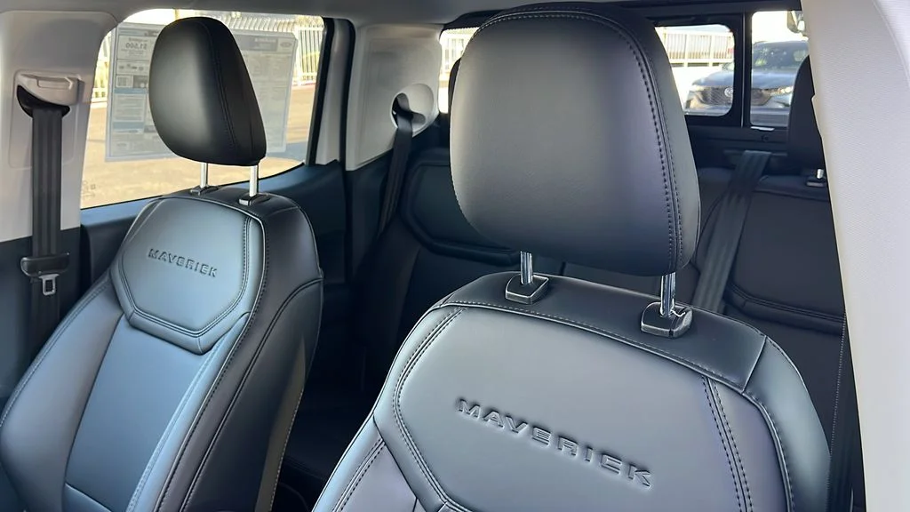 New 2026 Oxford White Ford Lariat® image 17