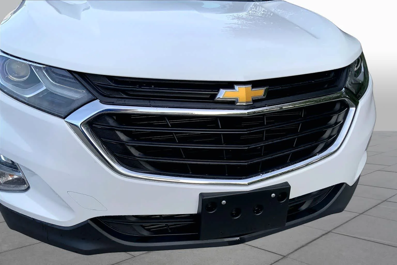 Used 2020 Summit White Chevrolet LS image 32