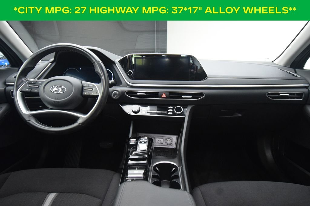 Used 2023 Onyx Black Hyundai SEL image 4