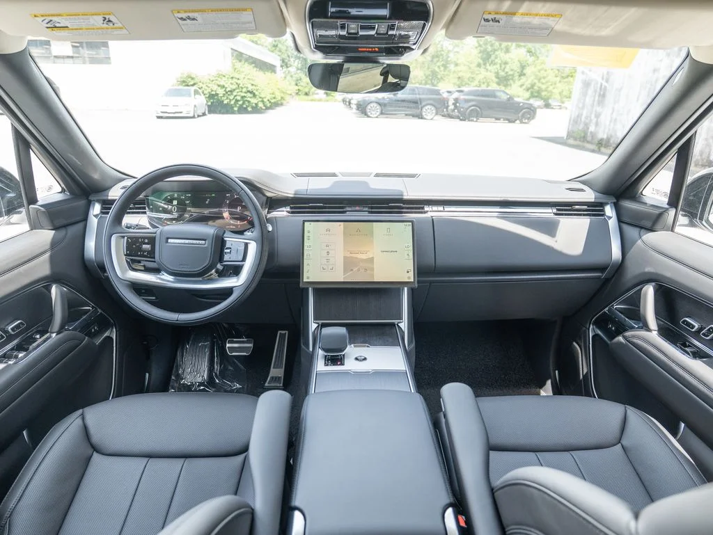 New 2026 Fuji White Land Rover SE image 17