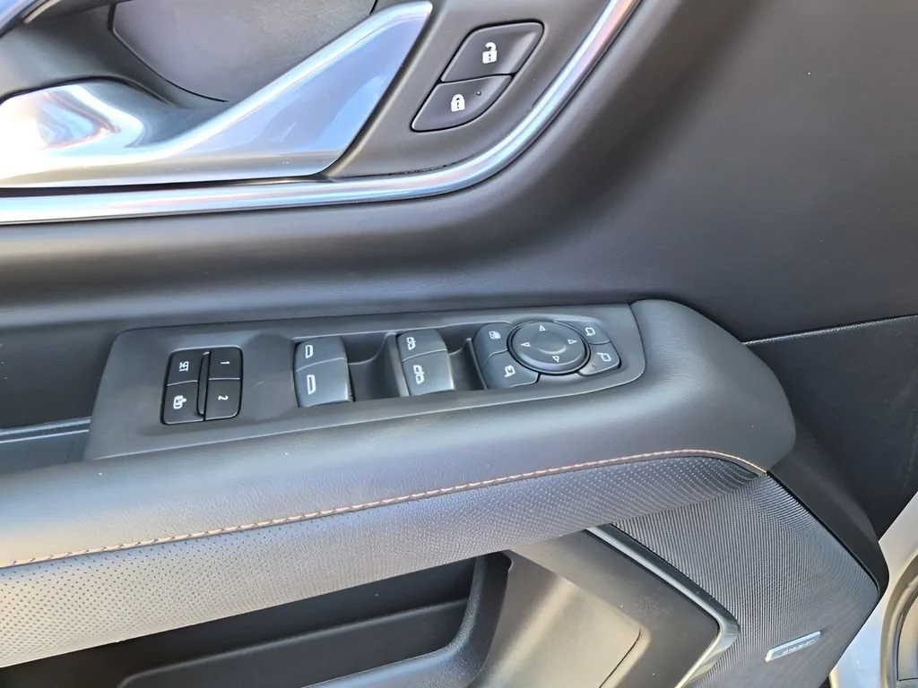 2024 GMC Yukon AT4 - Photo 35