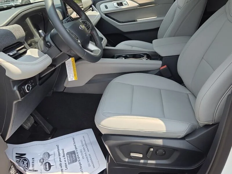 New 2026 Star White Metallic Tri-Coat Ford Active image 6