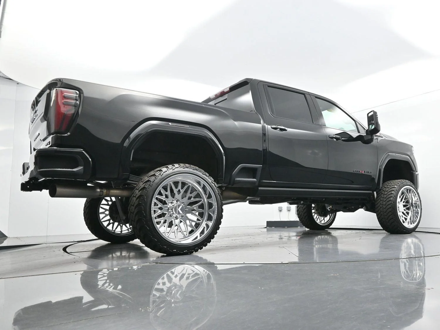Used 2025 Onyx Black GMC AT4 image 53