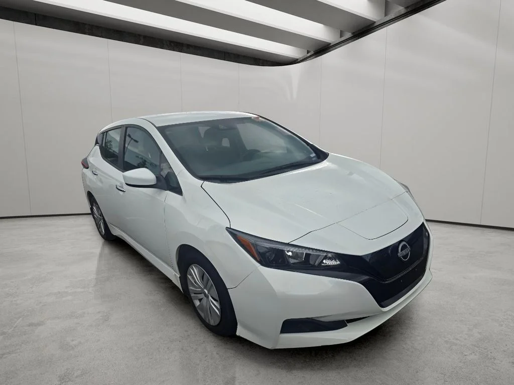 Used 2023 Glacier White Nissan S image 14