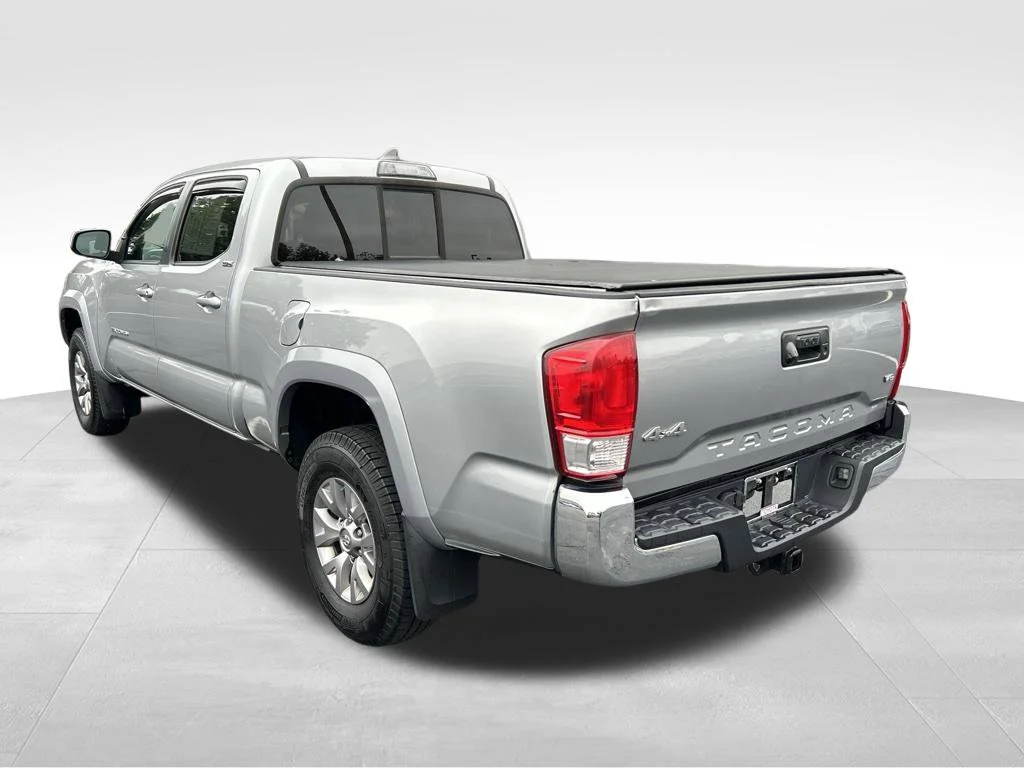 Used 2017 Silver Toyota SR5 image 3
