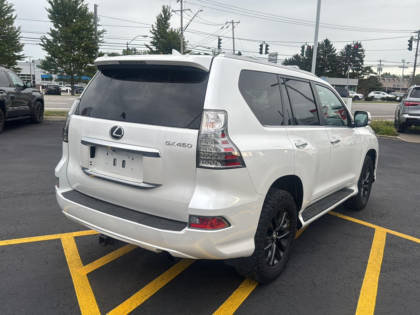 Used 2023 Eminent White Pearl Lexus  image 6