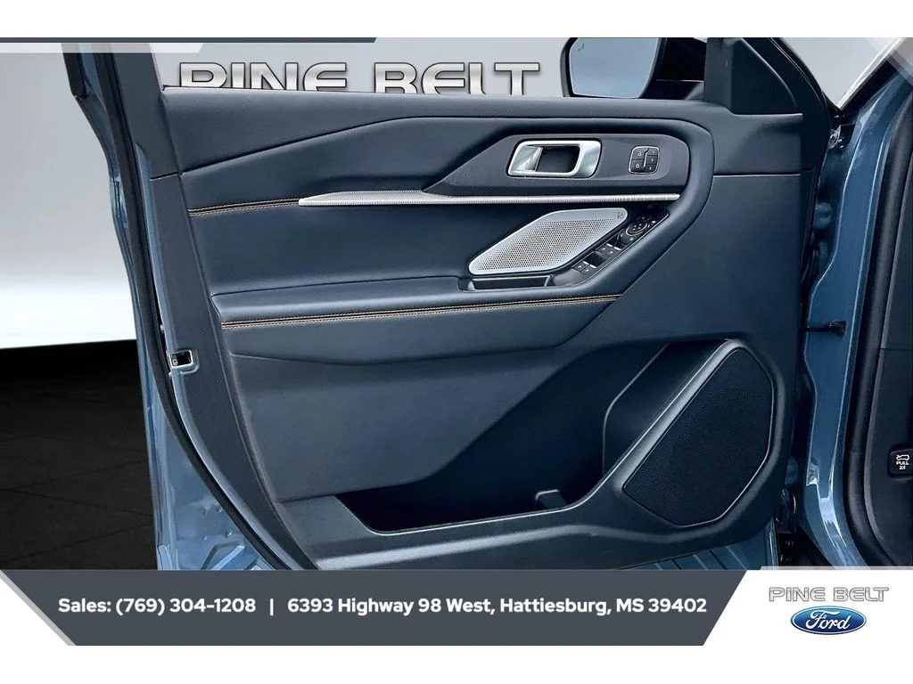 New 2026 Vapor Blue Metallic Ford Tremor® image 17
