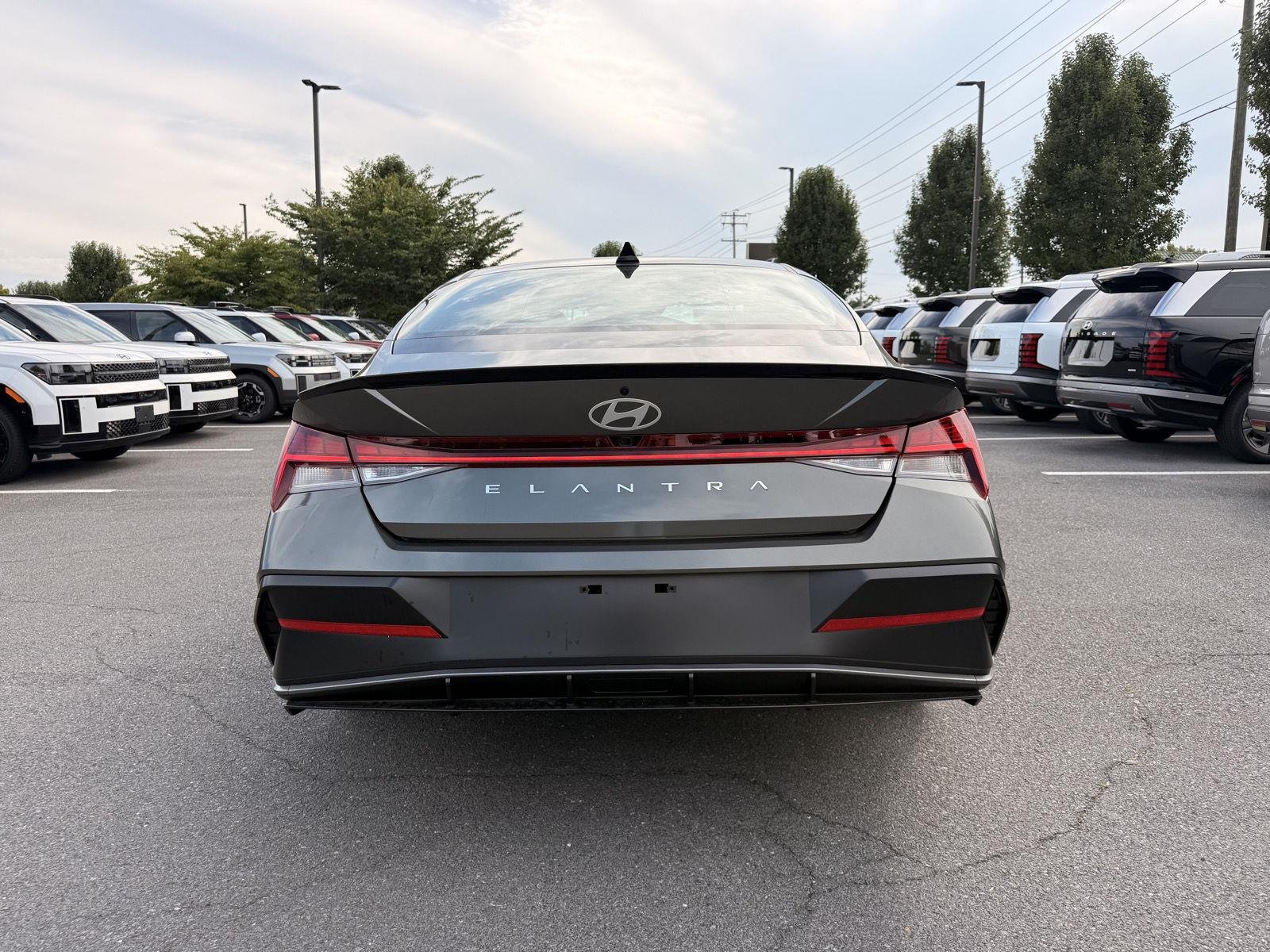New 2026 Amazon Gray Hyundai SEL Sport image 6