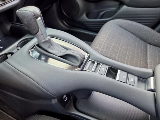 New 2027 Platinum White Pearl Honda LX image 16