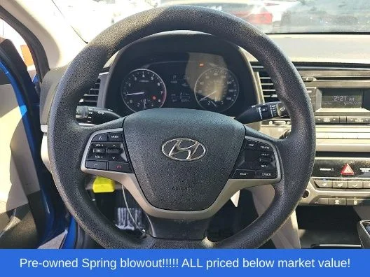 Used 2017 Blue Hyundai SE image 10