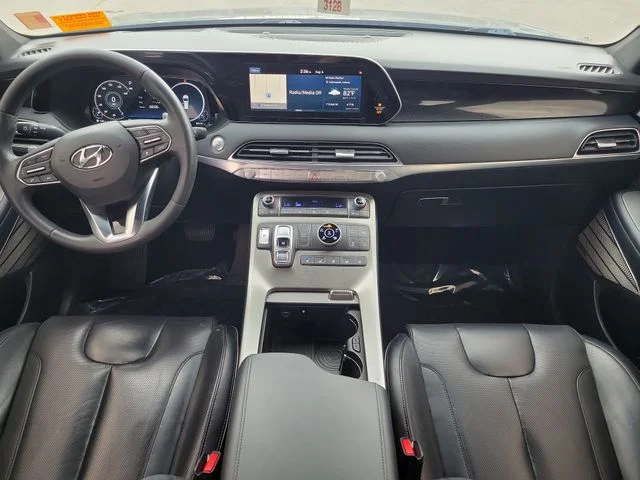 Used 2020 Green Hyundai Limited image 16