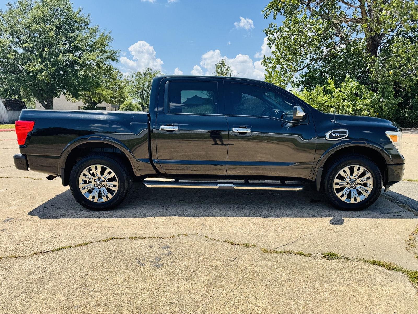 Used 2017 Nissan Titan Platinum Reserve with VIN 1N6AA1E53HN532950 for sale in Paris, TX