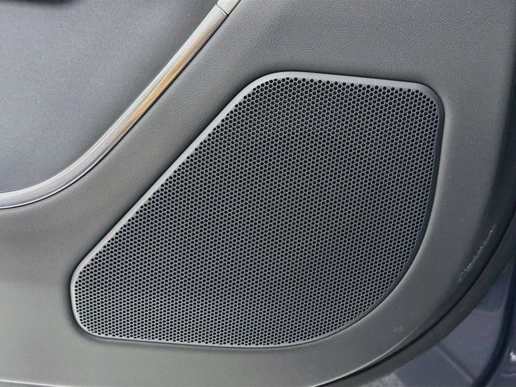New 2026 Varesine Blue Land Rover SE 7 Seats image 19