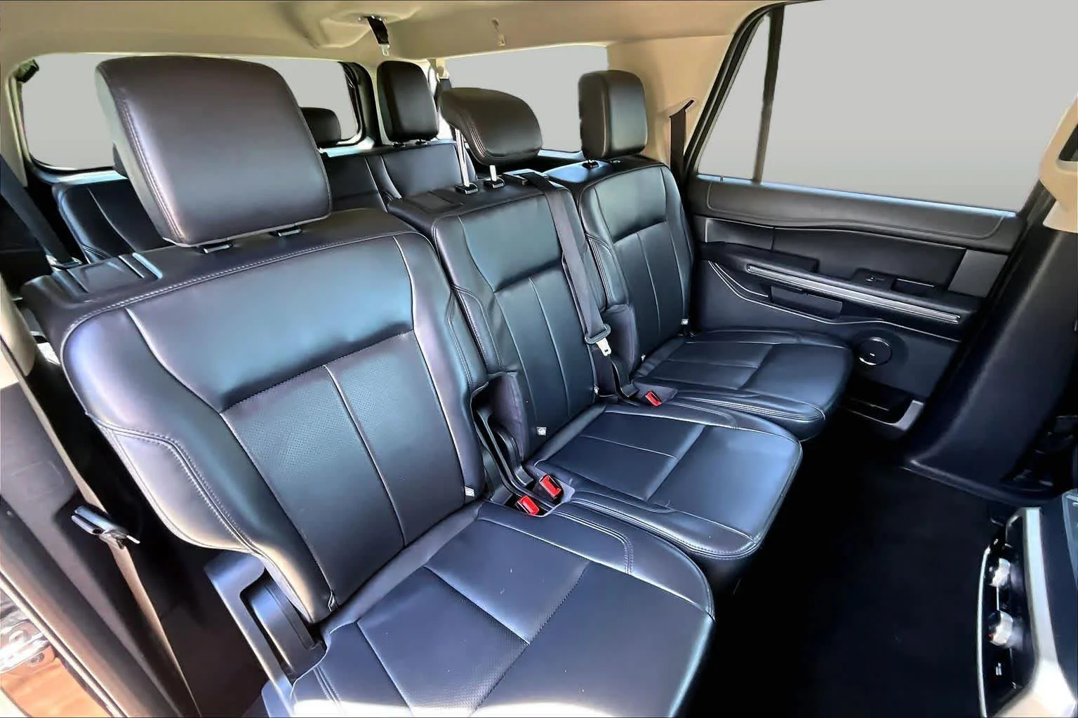 Certified Used 2024 Agate Black Metallic Ford XLT image 20