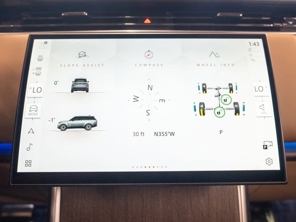Used 2025 Gray Land Rover SE image 22